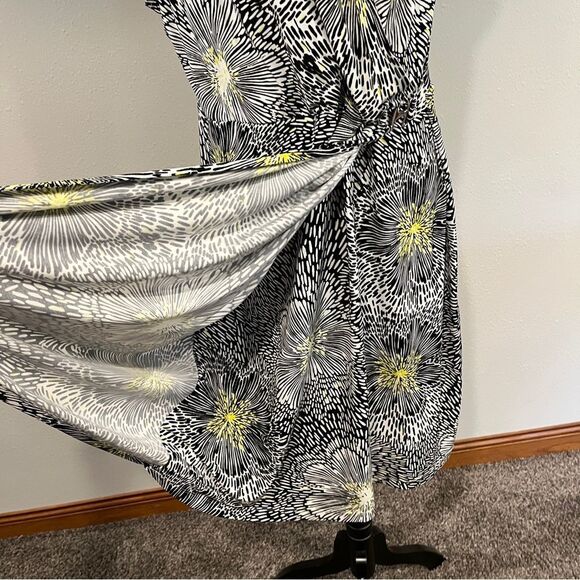 Apt. 9 Black and White Sheath floral plus size Dress size 1X - Picture 6 of 15